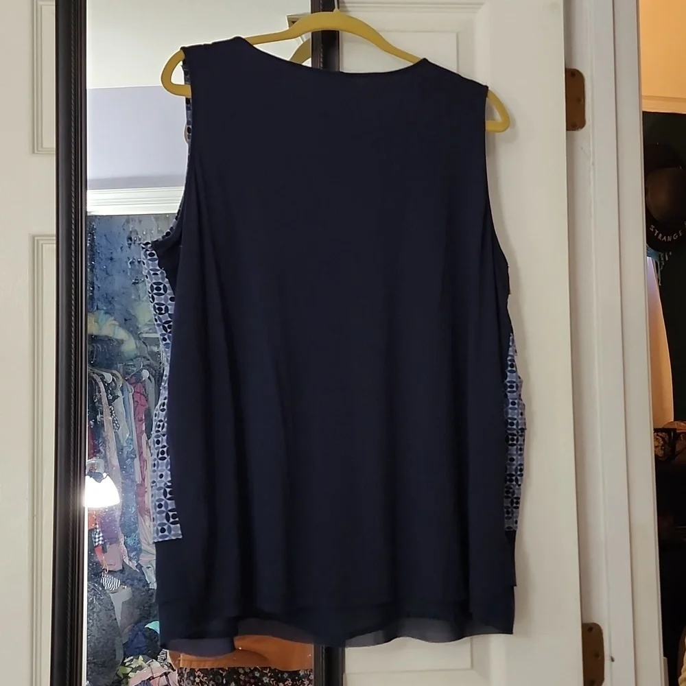 Sleeveless Ruffle top - Picture 4 of 4